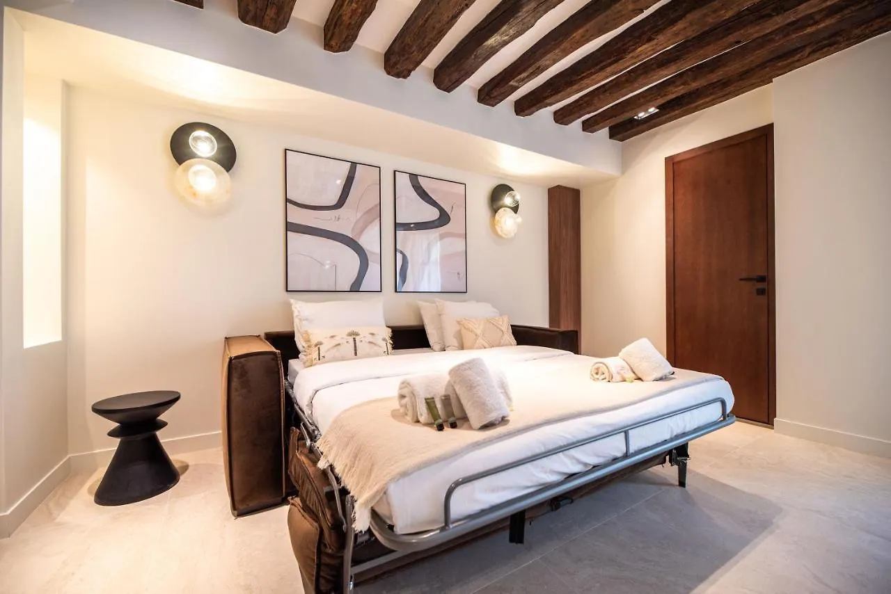 Luxury Home Marais Paris 0*,  Fransa